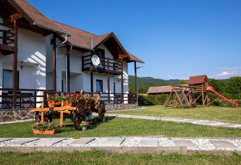 پانسیون Pallos Apartments