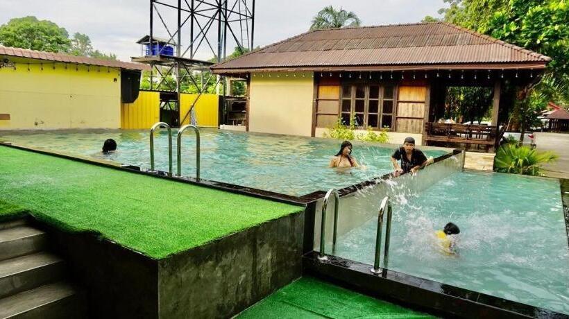 Pooma Resort