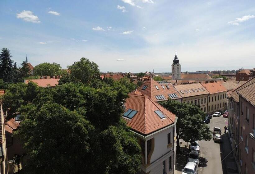Alkotmány Corner