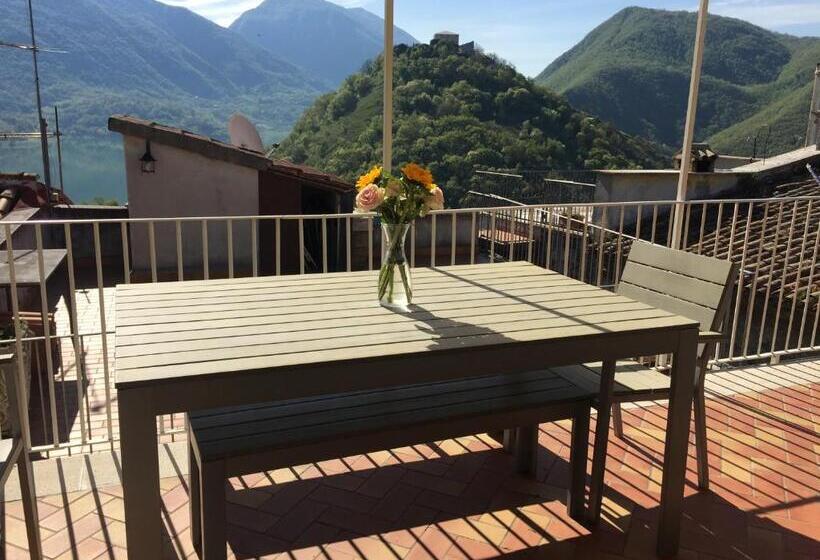 مبيت وإفطار Stanza Privata In Attico Con Terrazza   Lakeholiday It