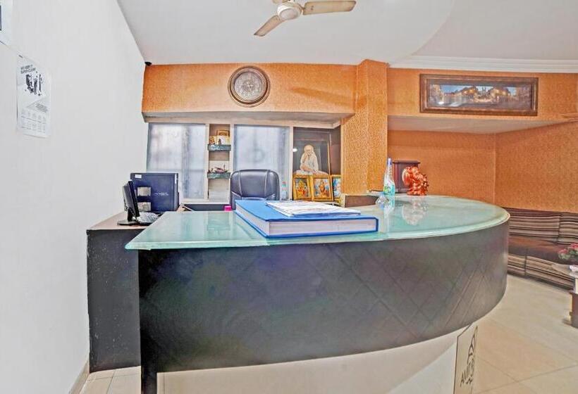 Capital O Convivial Hotel Amit Regency