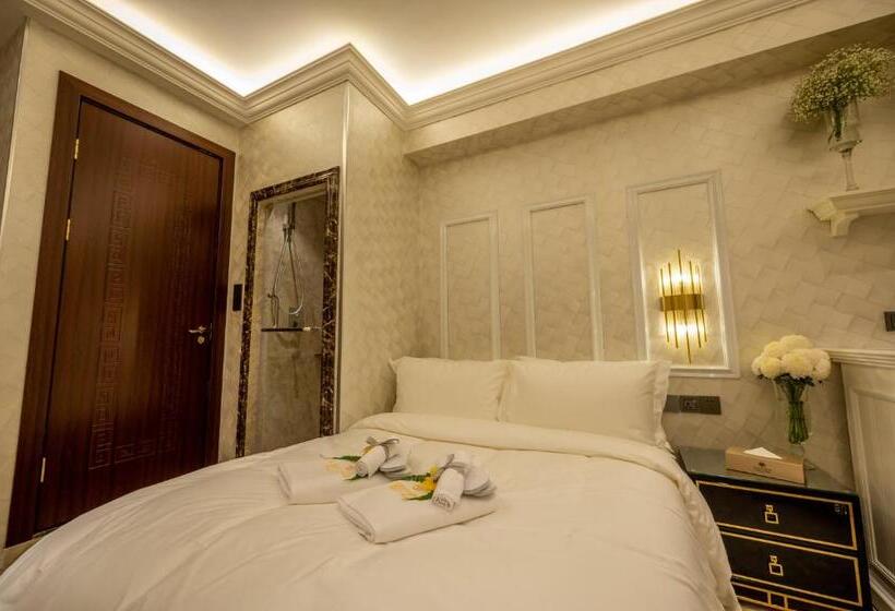 هتل A Residence @ Between Hilton & Cititel