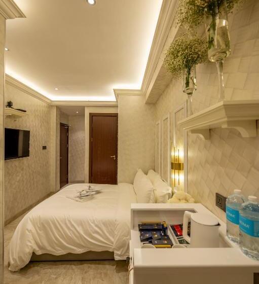 هتل A Residence @ Between Hilton & Cititel