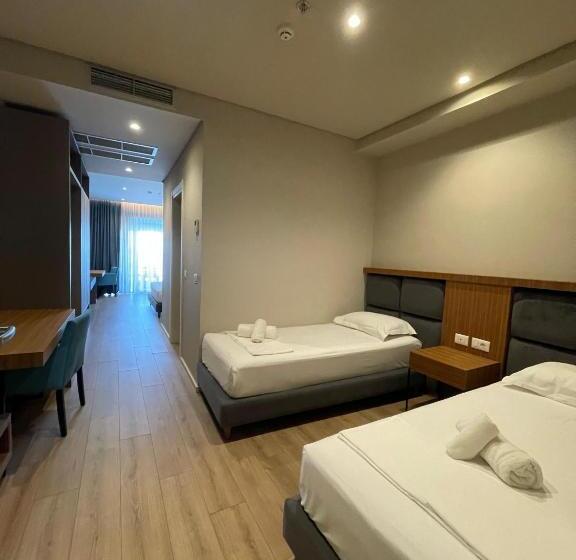 Amr Hotel Durres