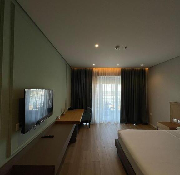 Amr Hotel Durres