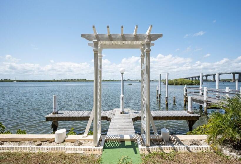 Intercoastal Dreams 201
