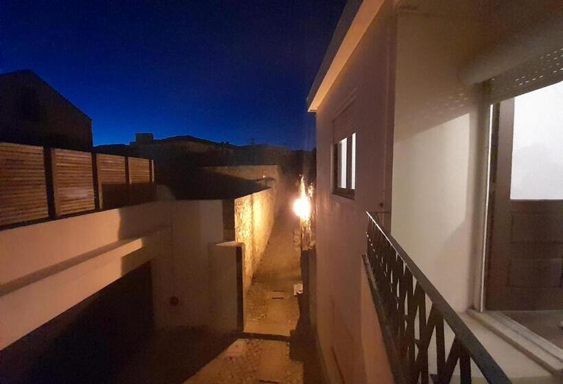 Laranjal Guesthouse