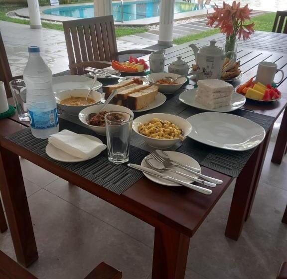 פנסיון Villa Riverside