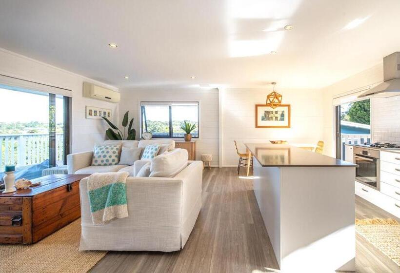 Skomer House   Stay Waiheke
