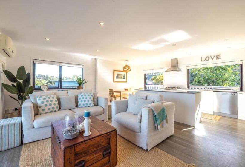 Skomer House   Stay Waiheke