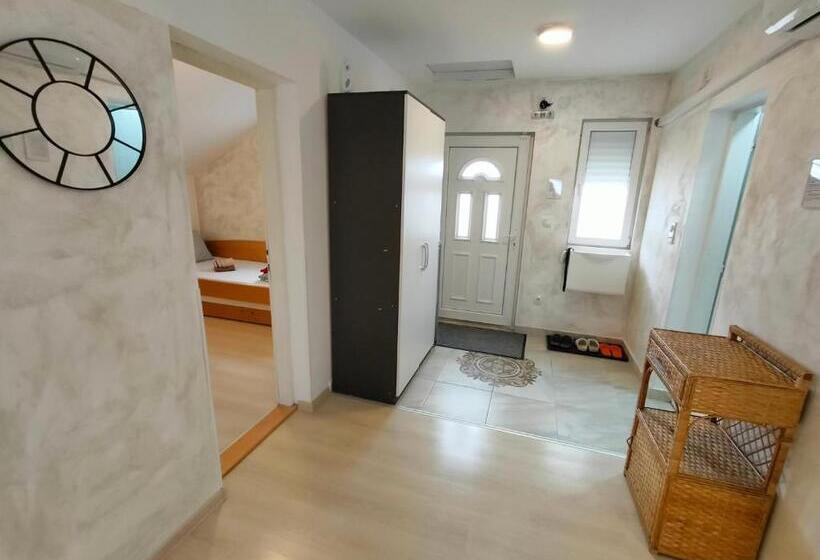 A1   Airport Belgrade Apartment