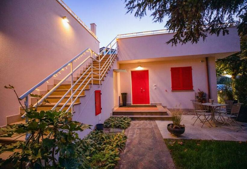 تختخواب و صبحانه Villa Elia Suite Room