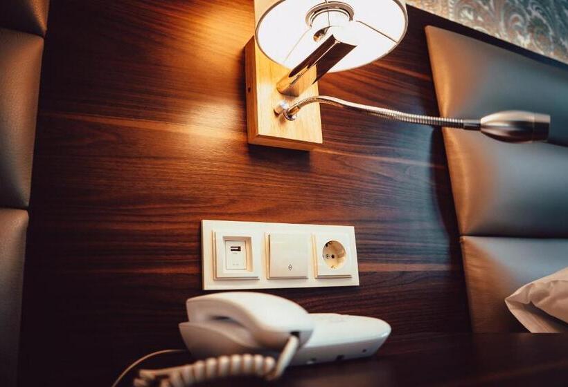 فندق Grand şelale