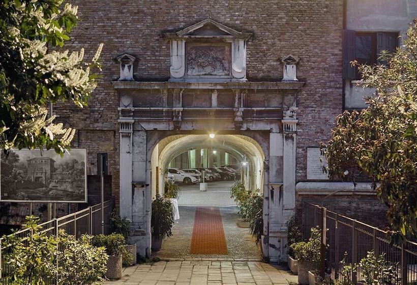 هتل Porta Altinia Suites