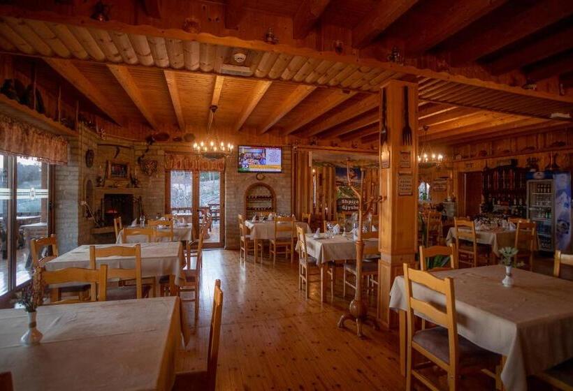 هتل Wooden House