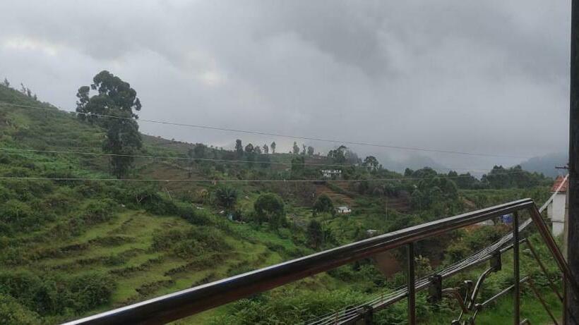 تختخواب و صبحانه Kps Cottage