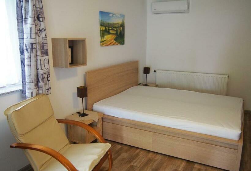 ペンション Alpok Tava Vendégház