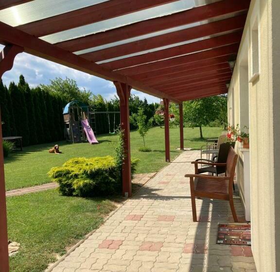 ペンション Alpok Tava Vendégház