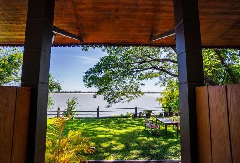 هتل Nakorn River View