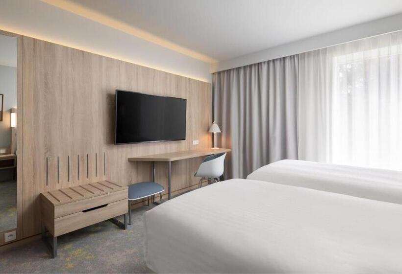 هتل Courtyard By Marriott Paris Charles De Gaulle Central Airport