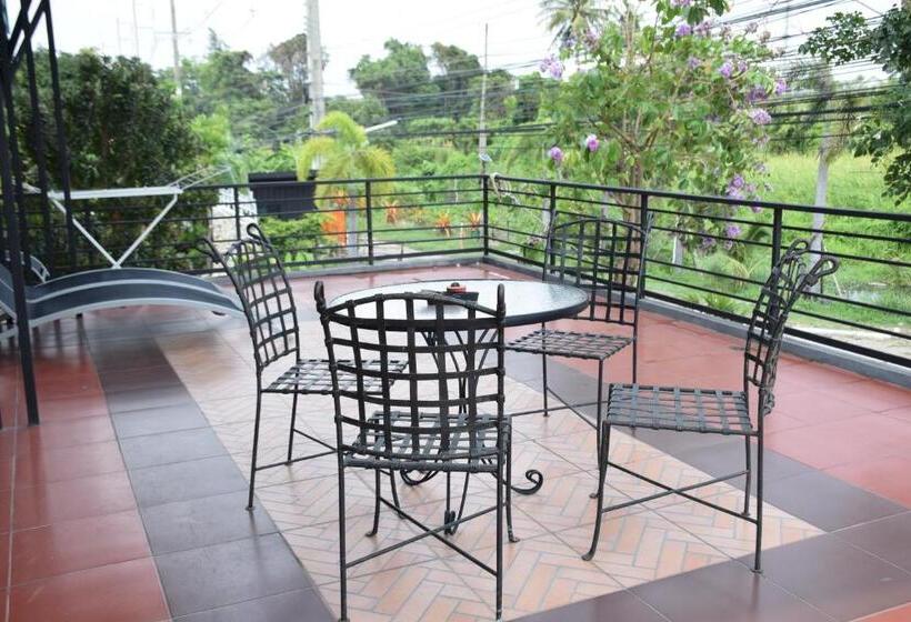 تختخواب و صبحانه Bkl Pool Villa Pattaya