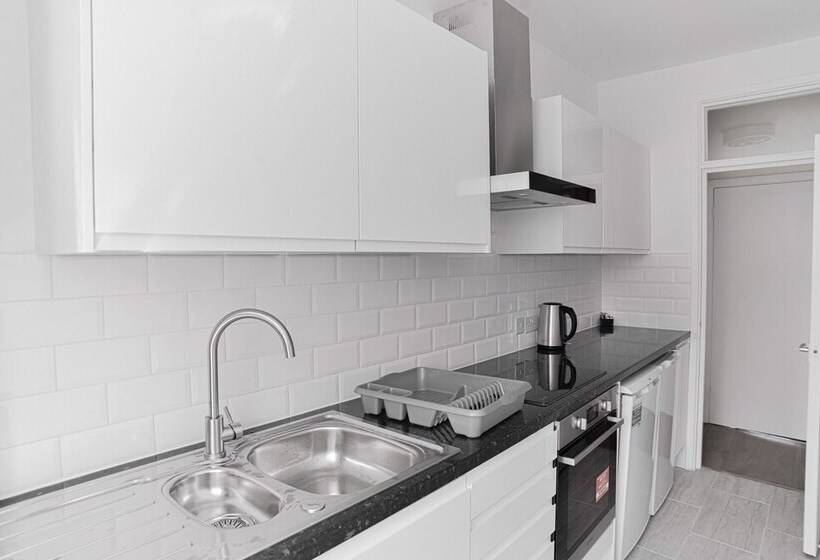 The Euston Guest House  60