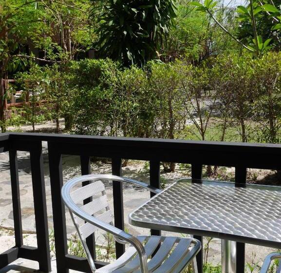 هتل Andaman Resort