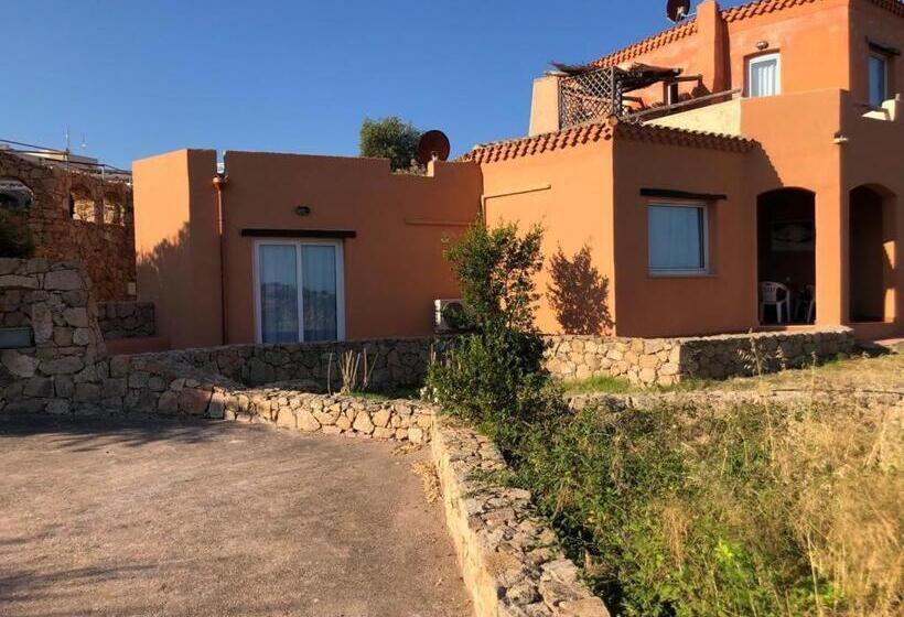 Calarossa Village