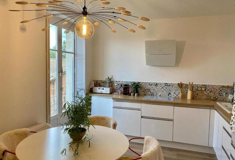 Coural  Chic