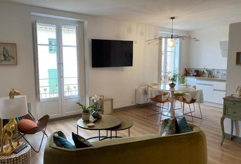 Coural  Chic