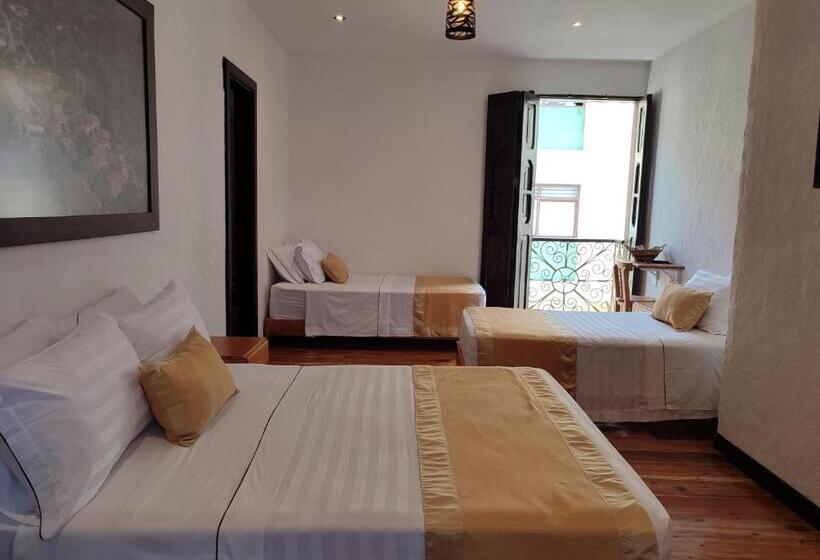 هتل Boutique La Leyenda 1860