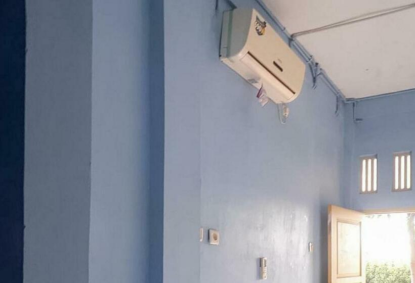 هتل Villa V Stay Pulau Pramuka