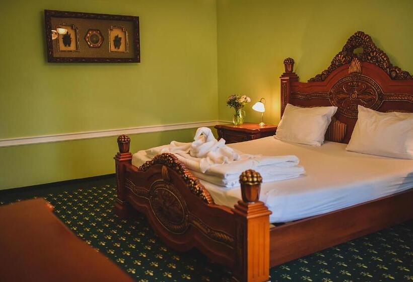 ホテル Zámek Kamenný Dvůr