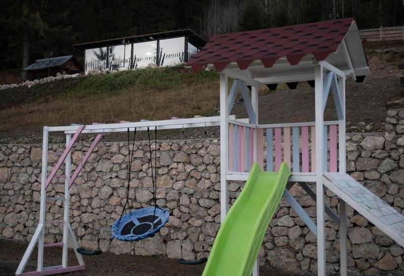 پانسیون Resort Valea Tătarilor