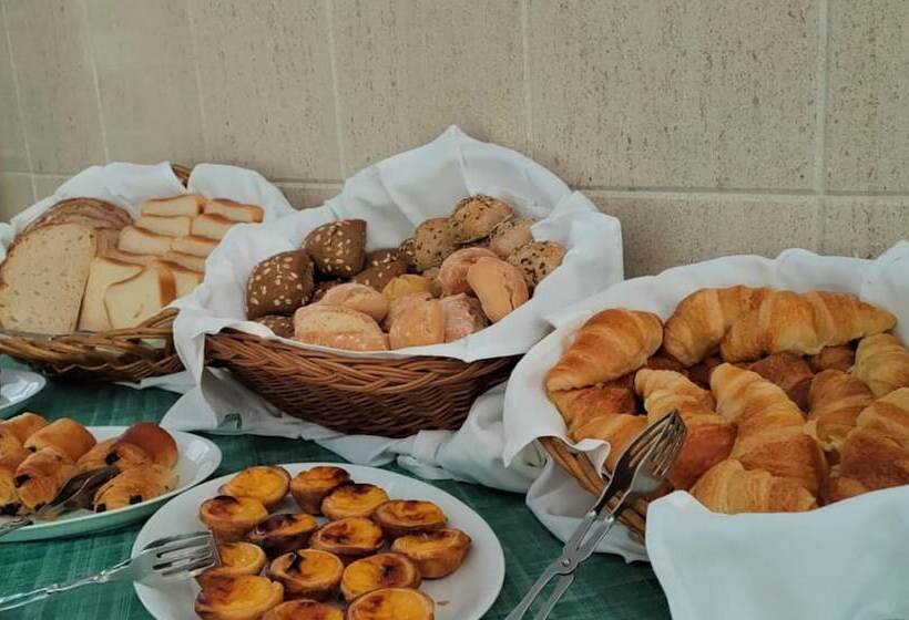 فندق Colmeia