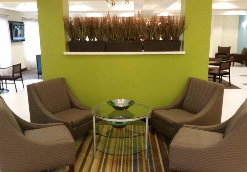 هتل Holiday Inn Express And Suites Atascocita   Humble   Kingwood, An Ihg