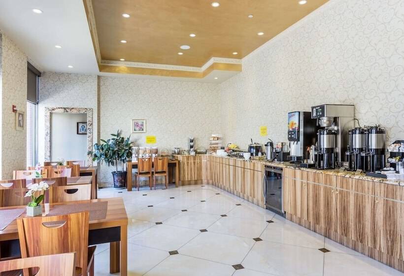 فندق Ramada By Wyndham Flushing Queens
