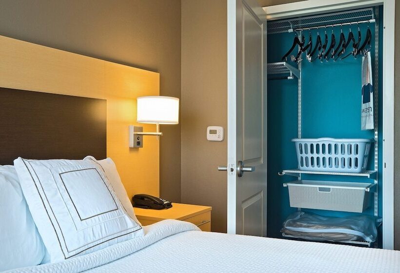 هتل Towneplace Suites By Marriott Dodge City