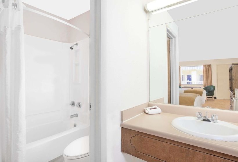 모텔 Knights Inn Crockett