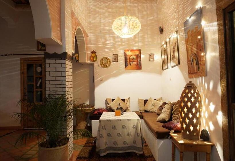 هاستل Miguirne Chez Ali