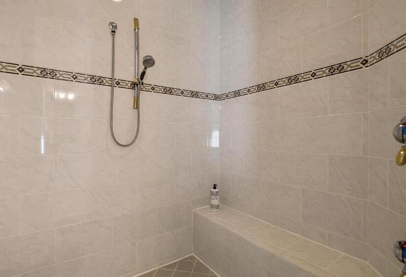 Villa Las Palmas Beautiful Fenced In Pool Home With Spa  Sleeps 8