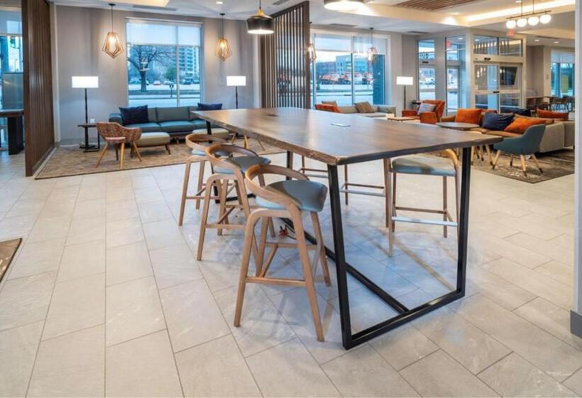 هتل Towneplace Suites By Marriott Louisville Downtown