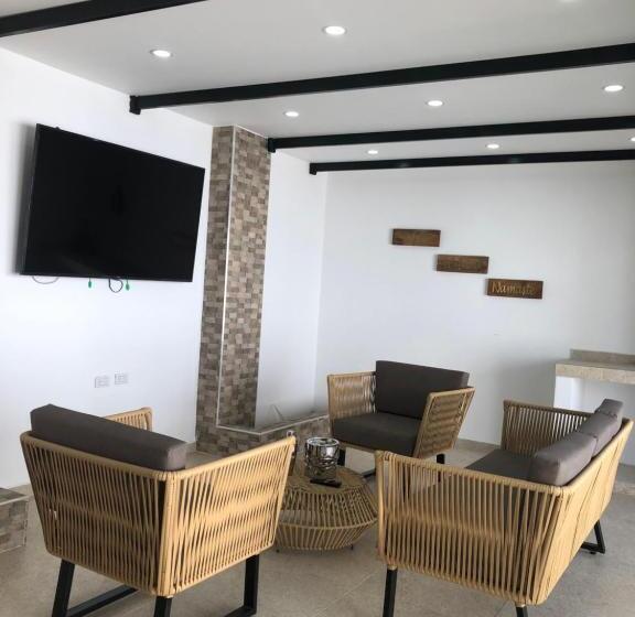 پانسیون Casa Lourdes