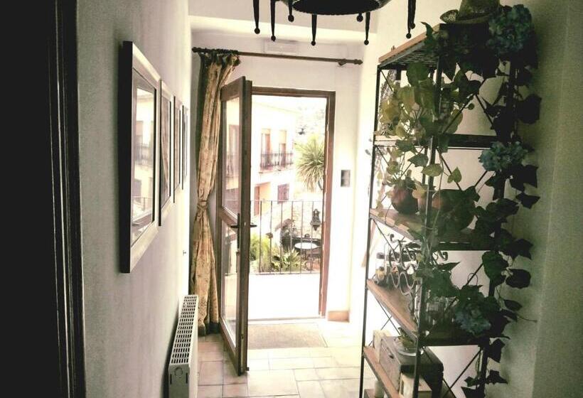 تختخواب و صبحانه Casa Blanca