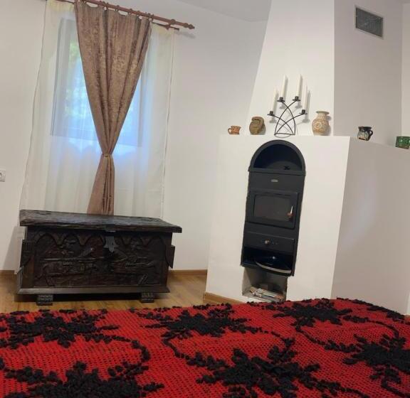 تختخواب و صبحانه Căsuța Din Pădure