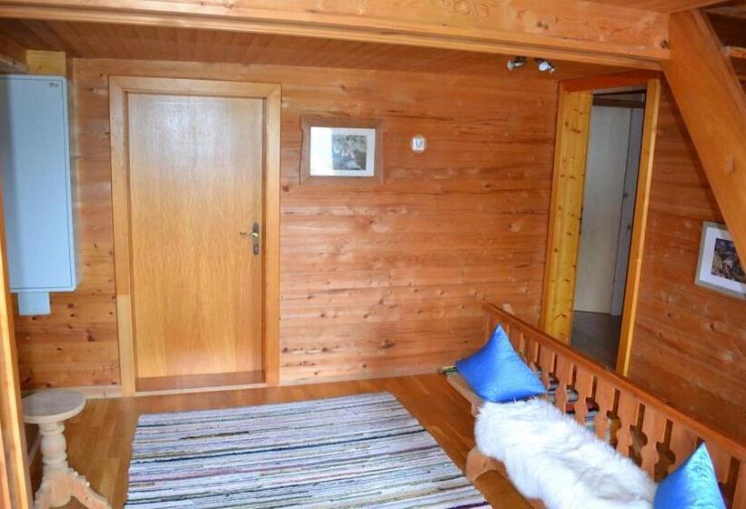 Ferienhaus Obersäuling Im Sommer