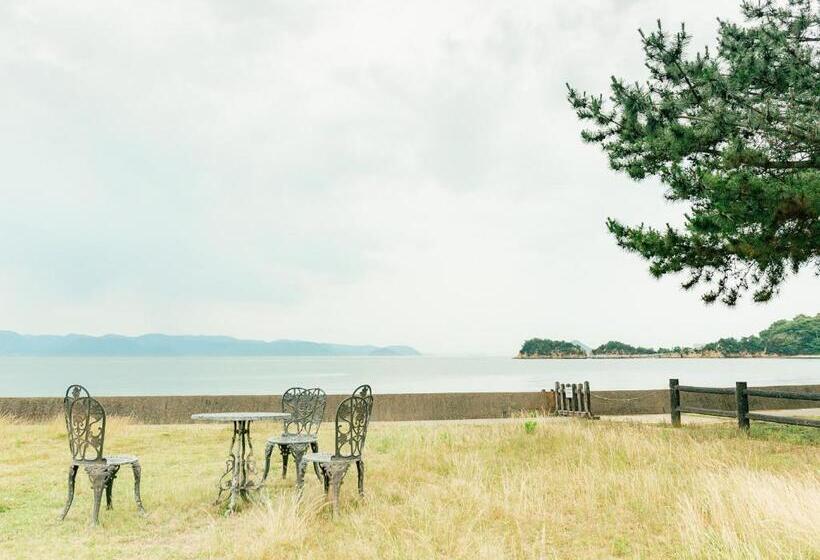 هتل 直島町ふるさと海の家 つつじ荘  Seaside Park Stay Tsutsujiso