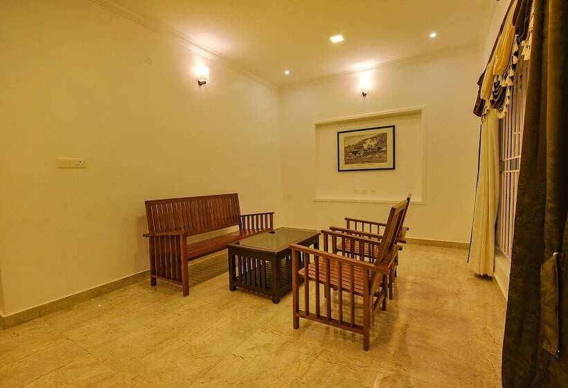 Fabhotel Greenwood Stays