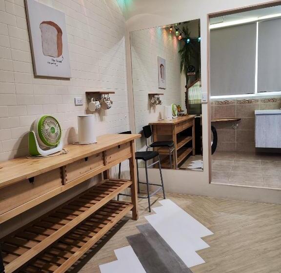 هاستل 棚棚屋室內帳篷民宿inn