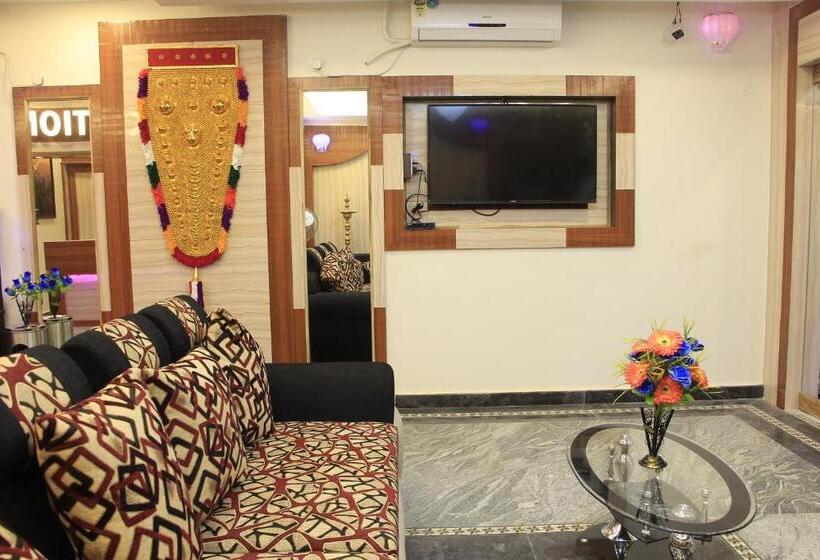 호텔 Sri Sarvesha Residency Temple View